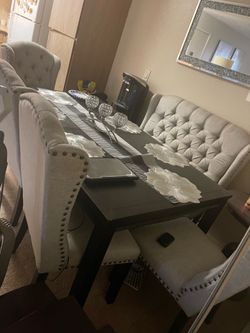 Ashley’s furniture Dining room 4 piece must go moving