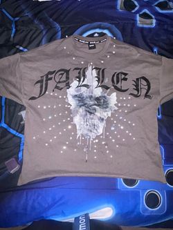 SWITCH Fallen Skull Graphic Tee – Size L