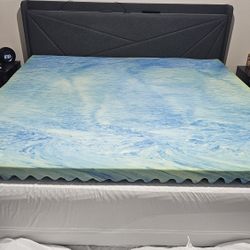 King Size Memory/Cooling Matress Topper