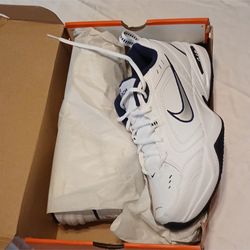 Nike Monarch Iv Men’s Size 9
