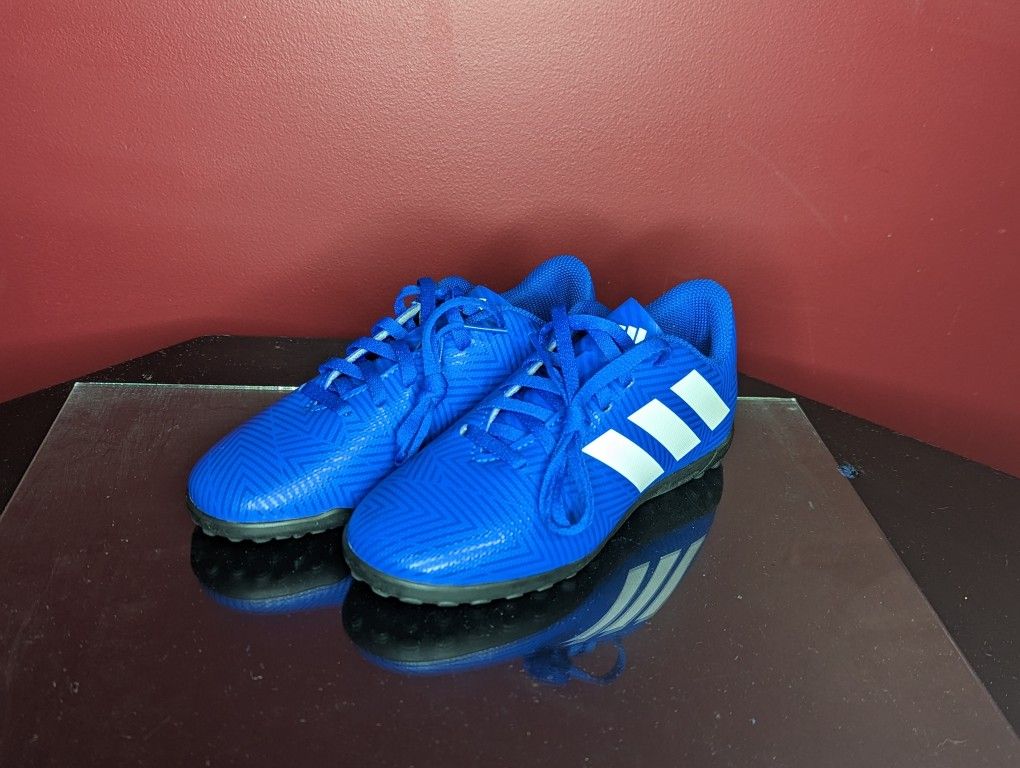 MESSI Adidas Kids Soccer Shoes Unisex Nemeziz X Tango 18.4 TF Sala DB2384.
New, no tags or Box