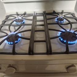 GE Gas Oven / Range