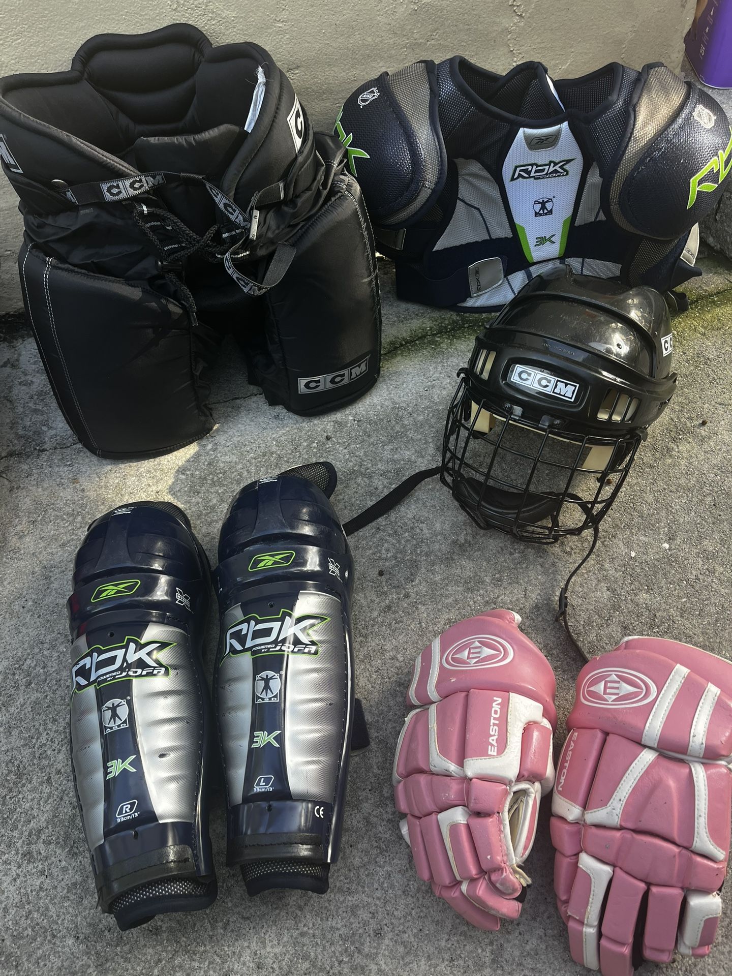 youth hockey gear