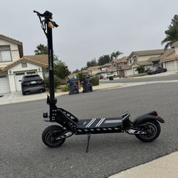 Dual-motor high-speed electric scooter