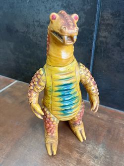 Vintage 1971 Bullmark Zagoras Sofubi Standard Size Showa Retro Yellow Mold Return of Ultraman Kaiju Figure Original Japan UNTOUCHED AS-IS