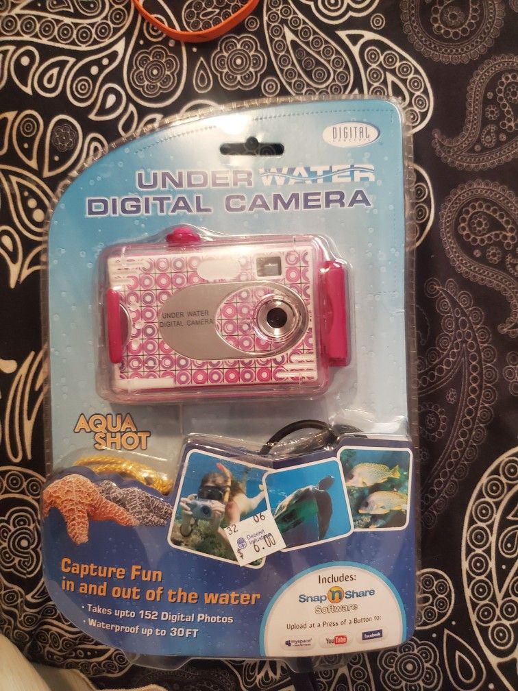 aquashot underwater digital camera