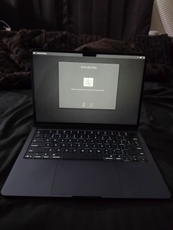MacBook Air Laptop (13-inch) - Apple M4 chip, Built for Apple Intelligence, 10-core CPU, 8-core GPU, 16GB Memory, 256GB SSD Storage, Midnight