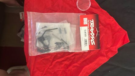 Traxxas #5498 sway bar kit, Revo(front and rear)(includes thick and thin sway bars, and adjustable linkage) requires part 5411 to install rear bumpe