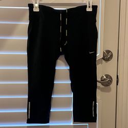 Black Capri Pants