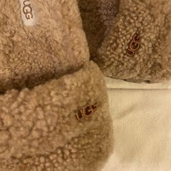 Ugg Plush Slippers 