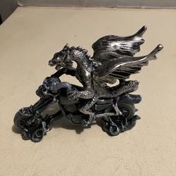 Design Toscano Biker Dragon on Skeleton Chopper Statue