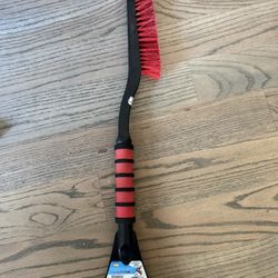 Snow brush and ice scraper