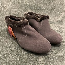 Sports Women’s Faux Fur/ Leather Grey Slip On Boots
