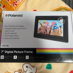 Polaroid digital picture frame