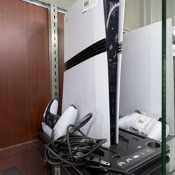 Ps5 pro digital with everything pictured 