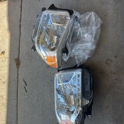 2017 Tundra  Headlights 