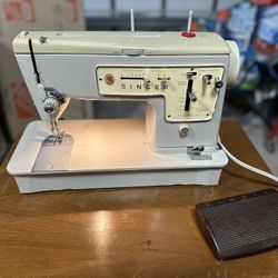 Singer stylist- Zig Zag Model 457 Sewing Machine