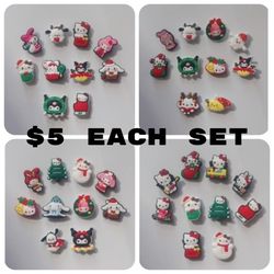 HELLO KITTY & FRIENDS CHRISTMAS CHARMS 