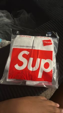 Supreme x Hanes Crew Socks 4-Pack