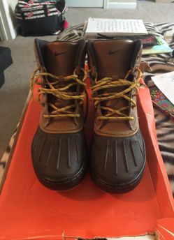 Nike wood side boots