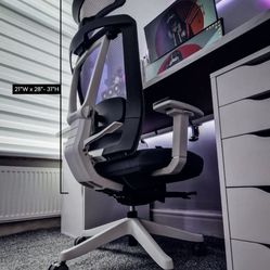 NEW (Black and White) Autonomous 2 ErgoChair Pro Up to 50% OFF RETAIL
