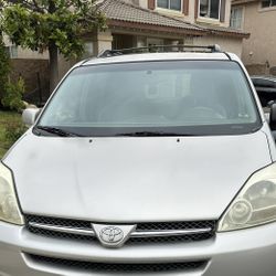 2004 Toyota Sienna