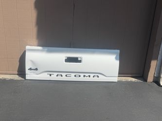 OEM 3rd Gen Tacoma Tailgate White