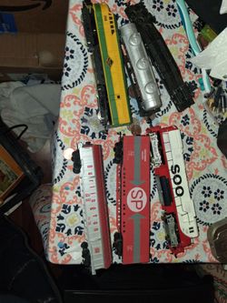 HO Scale Model Train Locomotives and Cars