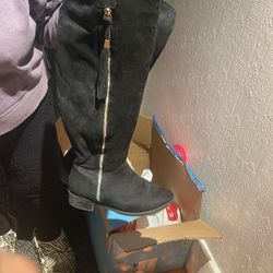 Black “Top Moda” Woman’s Boots