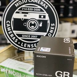 Ricoh GR IIIx HDF Bundle