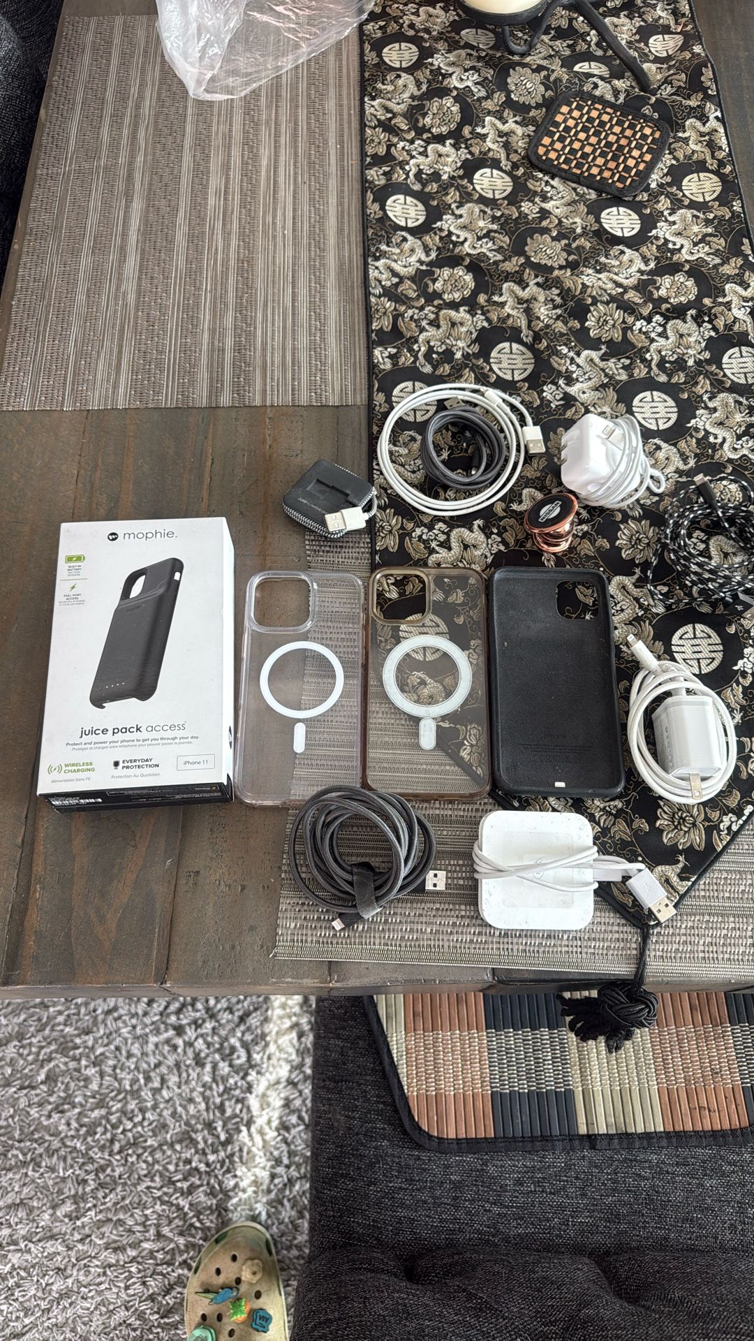 Apple Chargers, Cases iPhone 15&16 , Cell Holder For Car Nissan,jump Charger