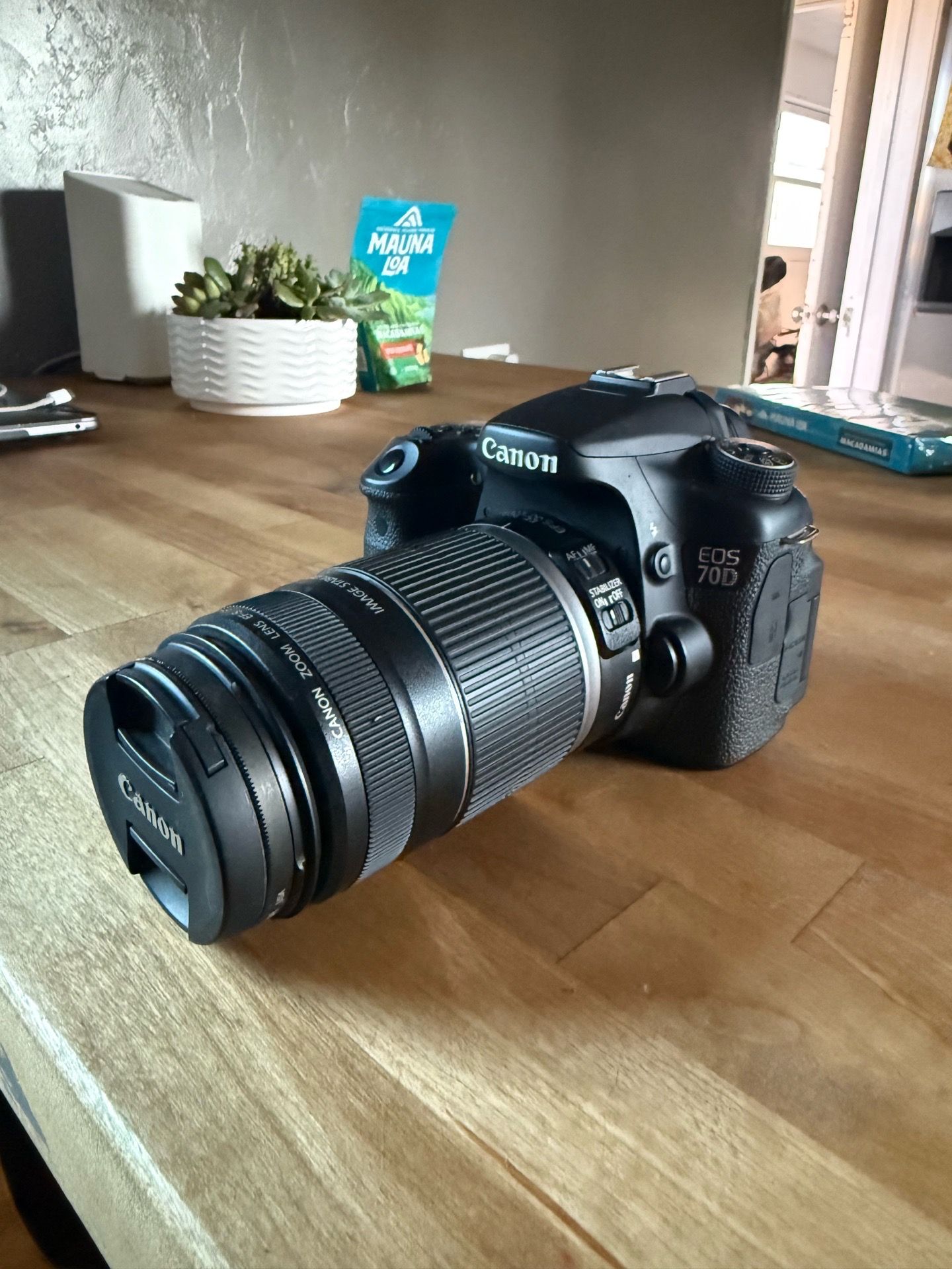 Canon EOS 70D DSLR Camera Bundle – Excellent Condition