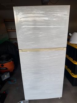Midea Top-Freezer Refrigerator White