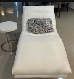 Beautiful White leather Chaise recliner Adjustable