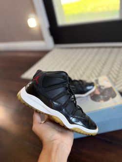 Jordan 11 ‘72-10’ size 3y