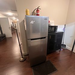 Magic Chef Fridge 