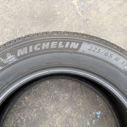 225/65/R17 Michelin
