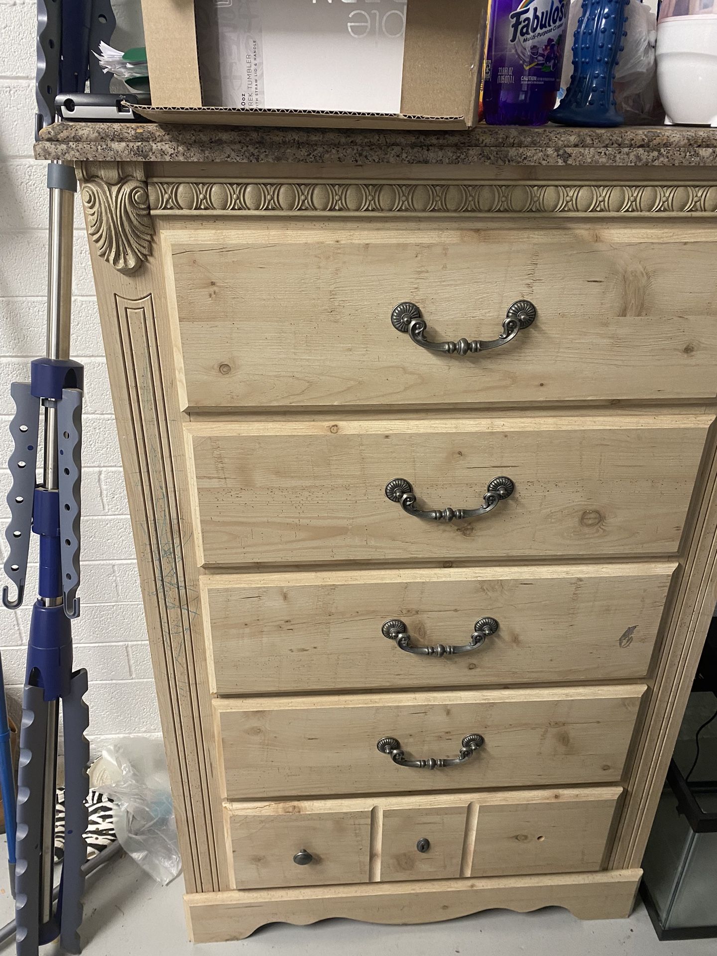 Dresser 