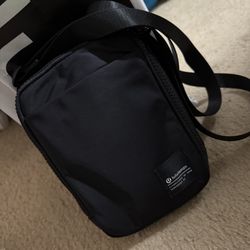 Lululemon Fanny