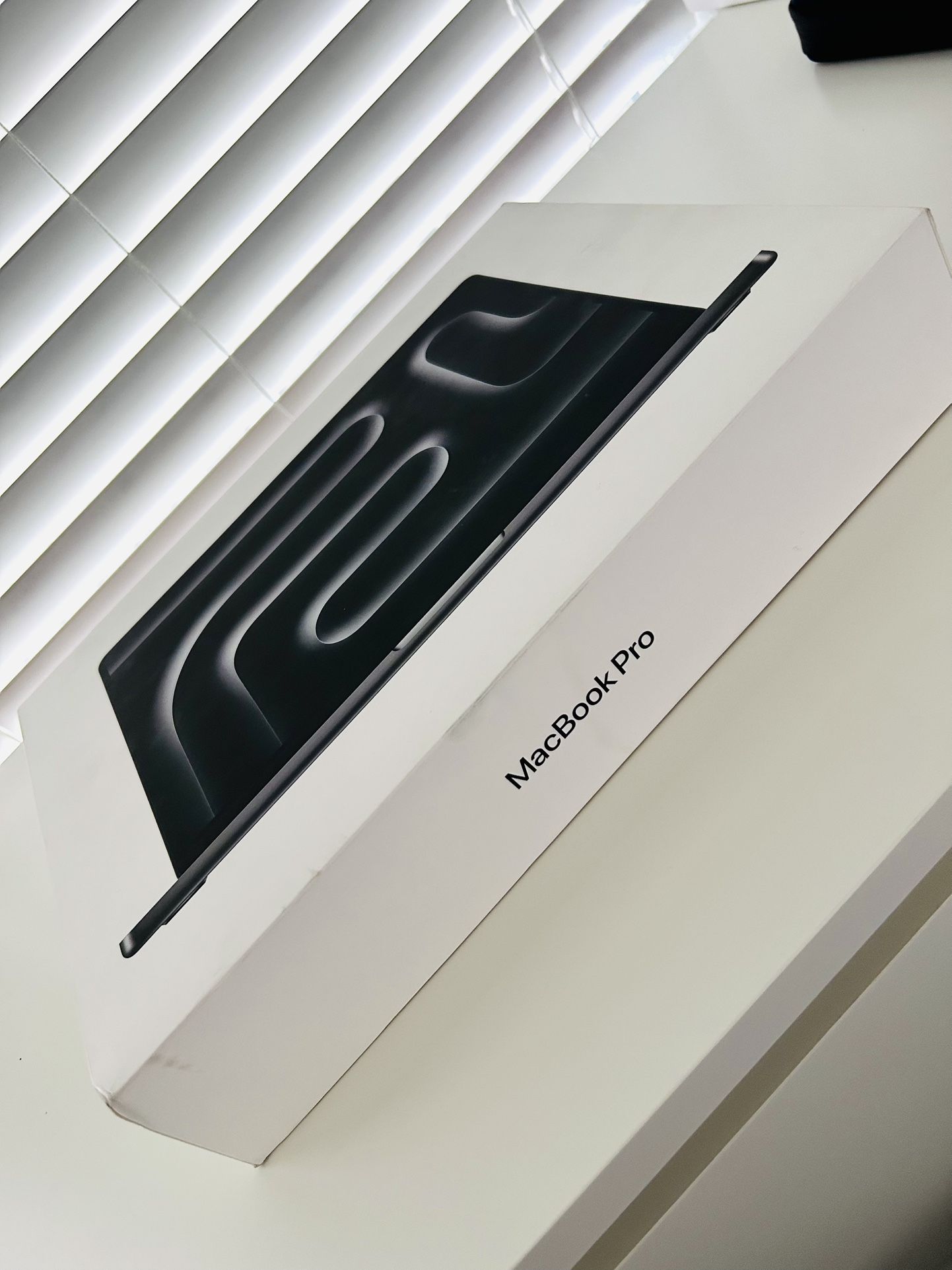 Apple MacBook Pro 14 M3 Pro, 18GB, 1TB SSD, Space Black! Brand New Sealed! Apple Warranty Till 8/2025!!!