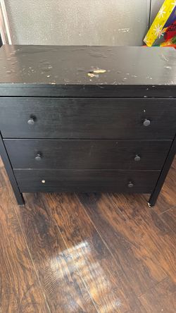 IKEA dresser (FREE)