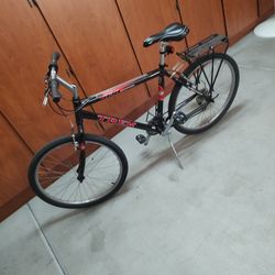TREK MOUNTAIN BIKE 