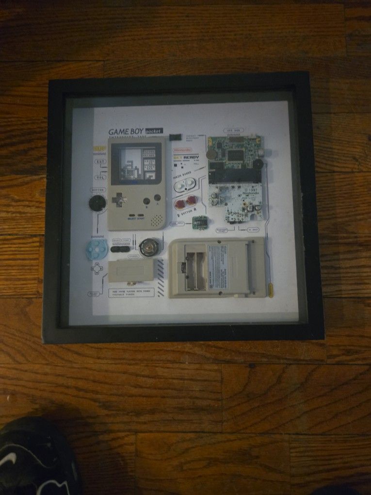 NINTENDO GAMEBOY COLLECTIBLE