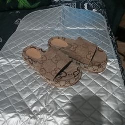 GUCCI SANDLES