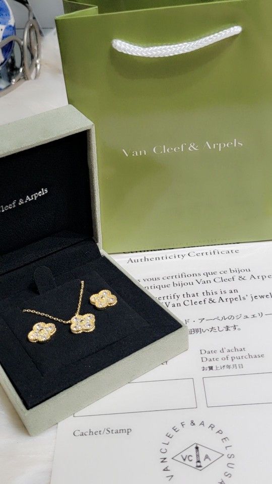 Vaan Clief Necklace & Earrings Set