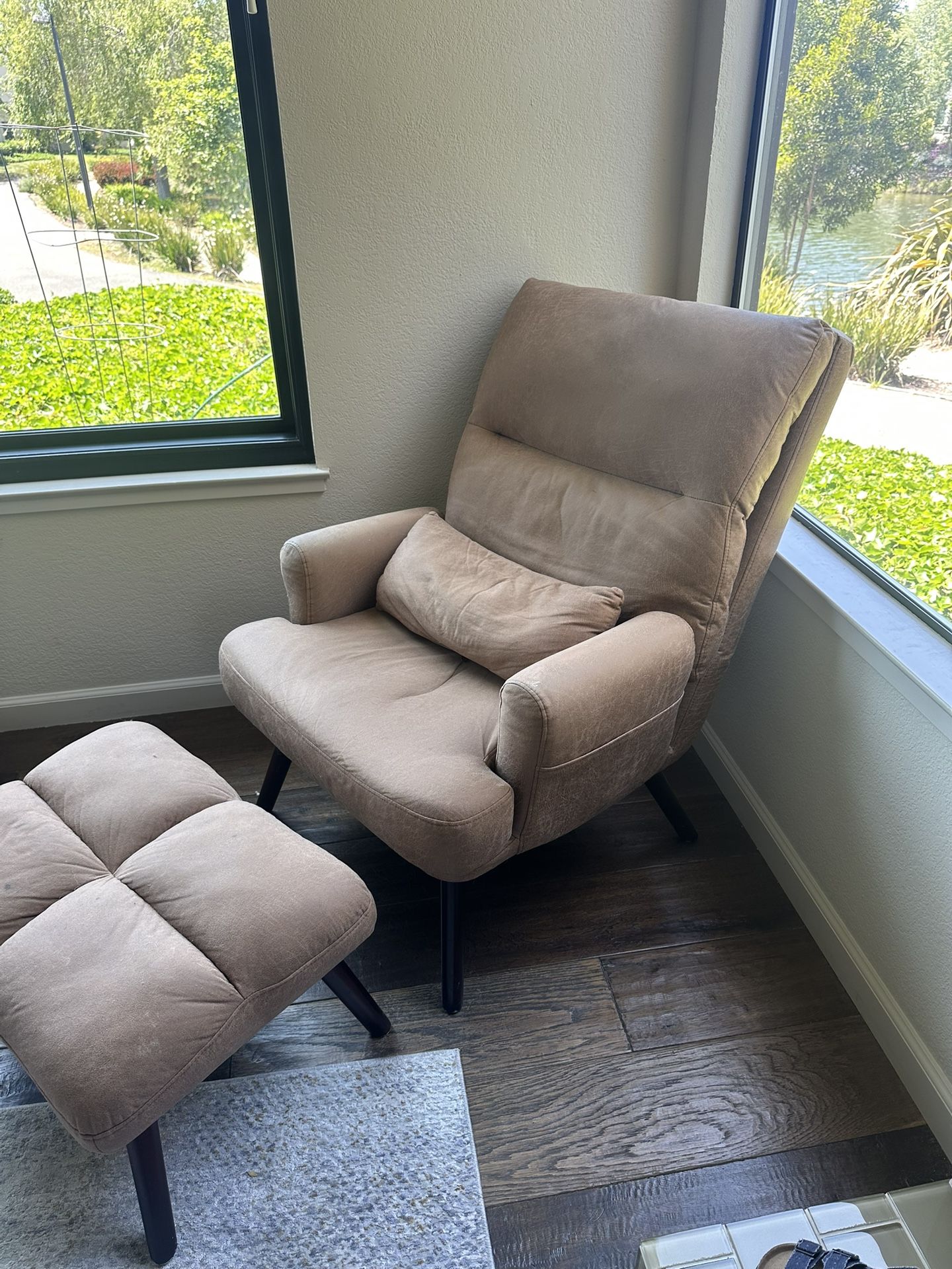 Lounge Chair