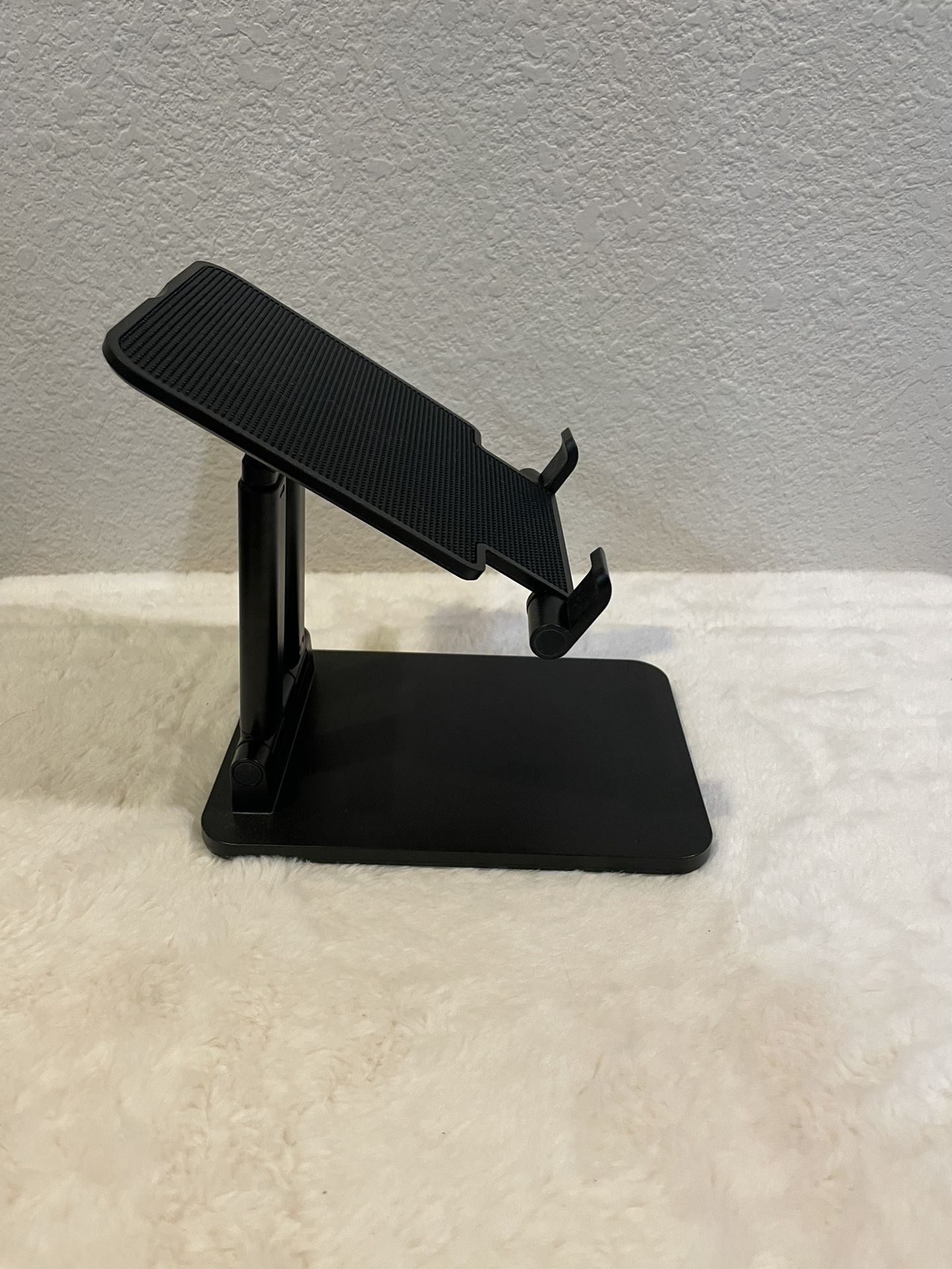 Collapsible iPad /screen Holder