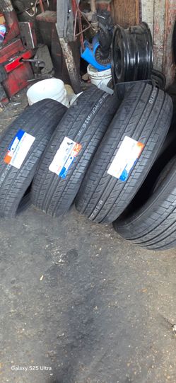 235/65/18 new set