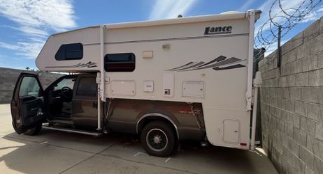 2004 Lance Model 171 Slide in Camper