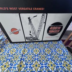 Manitowoc 4100 W Ringer   Equipped Lift crane Model In New Conditions Red Color